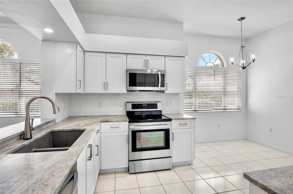 For Sale: $399,000 (2 beds, 2 baths, 1653 Square Feet)