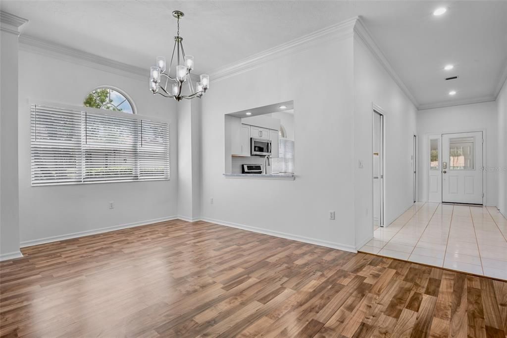 For Sale: $399,000 (2 beds, 2 baths, 1653 Square Feet)