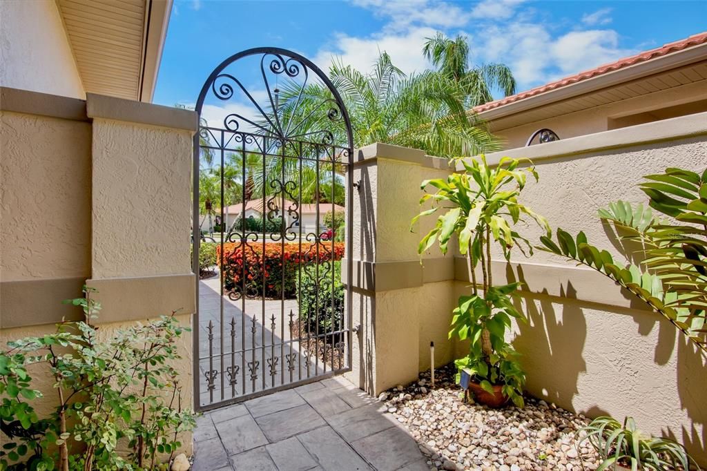 For Sale: $399,000 (2 beds, 2 baths, 1653 Square Feet)