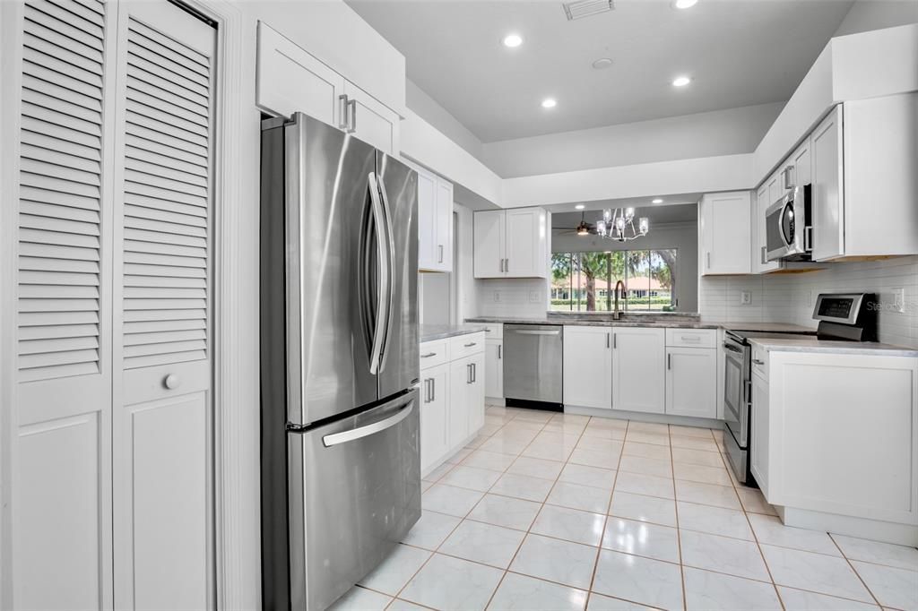 For Sale: $399,000 (2 beds, 2 baths, 1653 Square Feet)