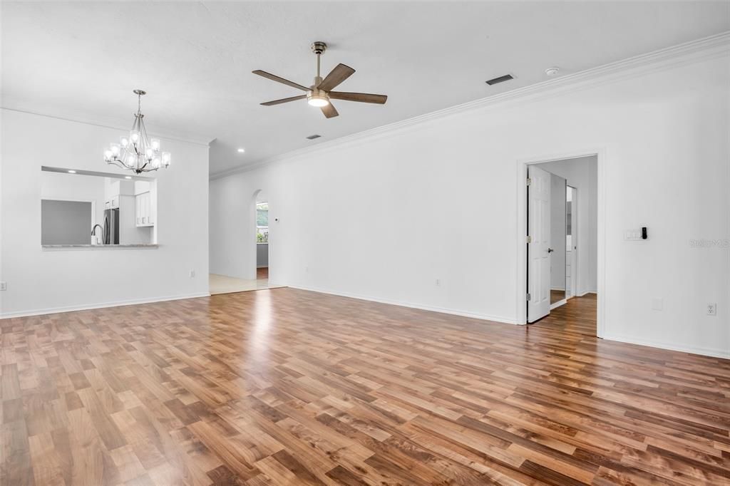 For Sale: $399,000 (2 beds, 2 baths, 1653 Square Feet)