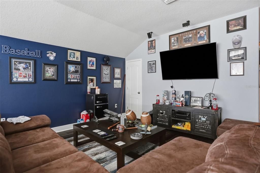 For Sale: $624,000 (5 beds, 5 baths, 3291 Square Feet)