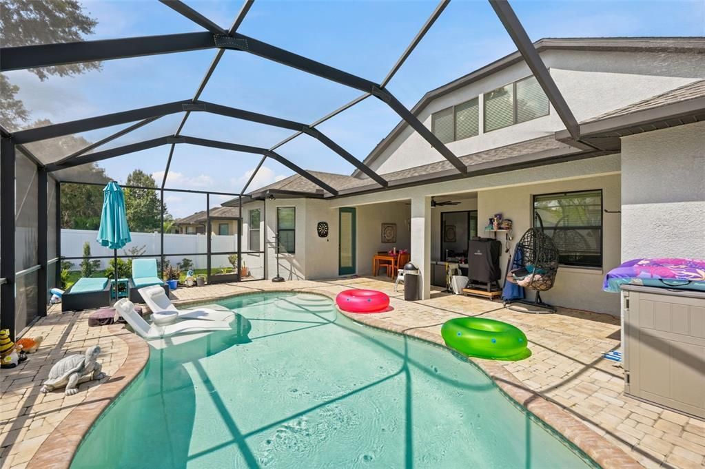 For Sale: $624,000 (5 beds, 5 baths, 3291 Square Feet)
