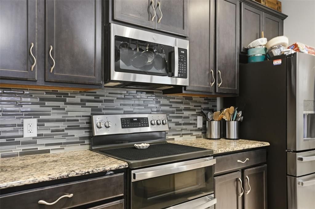For Sale: $624,000 (5 beds, 5 baths, 3291 Square Feet)