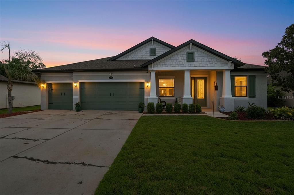 For Sale: $624,000 (5 beds, 5 baths, 3291 Square Feet)