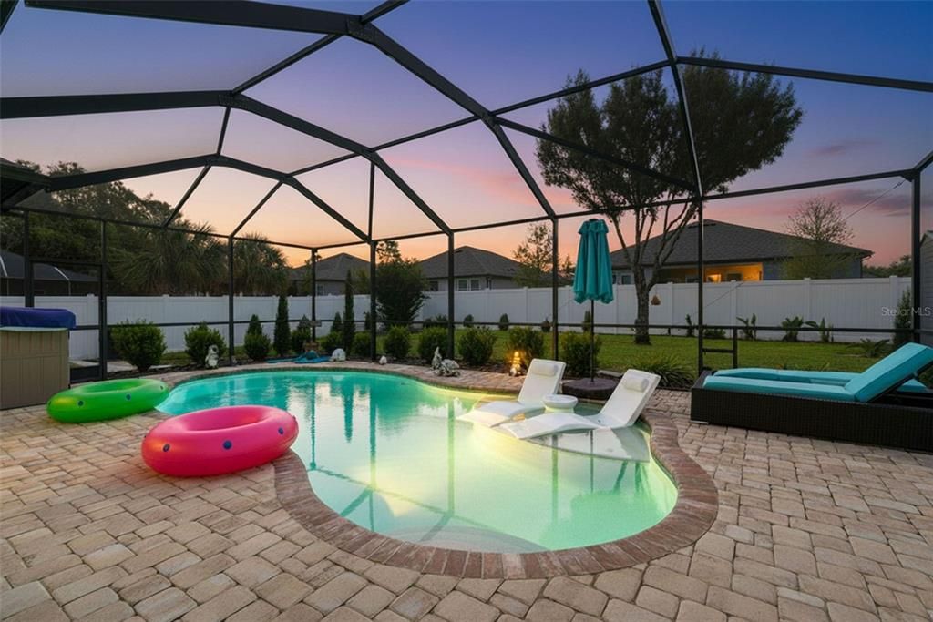 For Sale: $624,000 (5 beds, 5 baths, 3291 Square Feet)