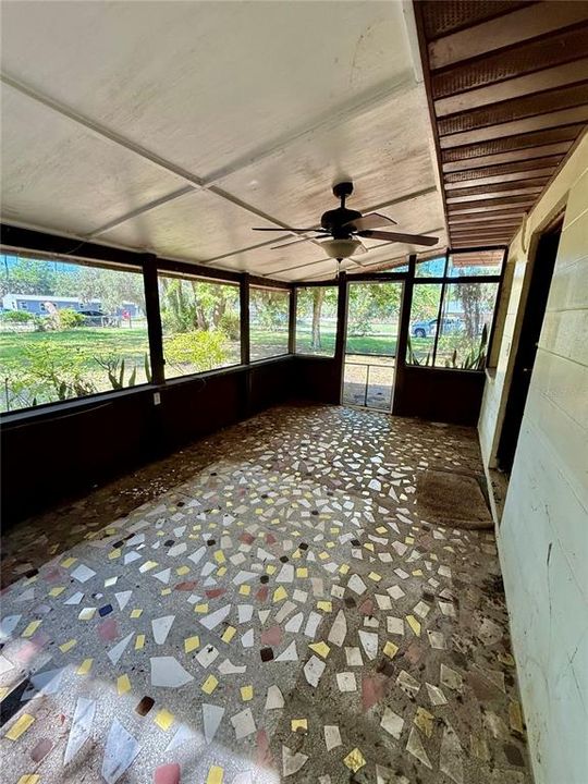 На продажу: $175,000 (1 спален, 1 ванн, 696 Квадратных фут)