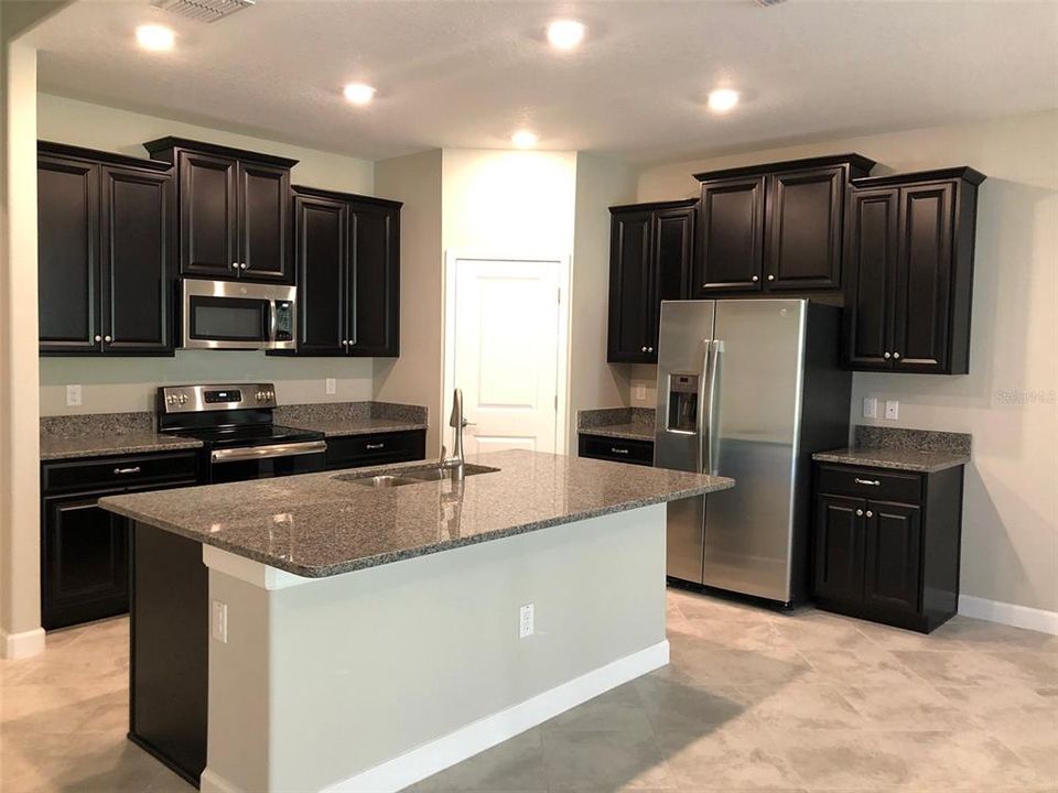 For Rent: $2,600 (3 beds, 2 baths, 1780 Square Feet)