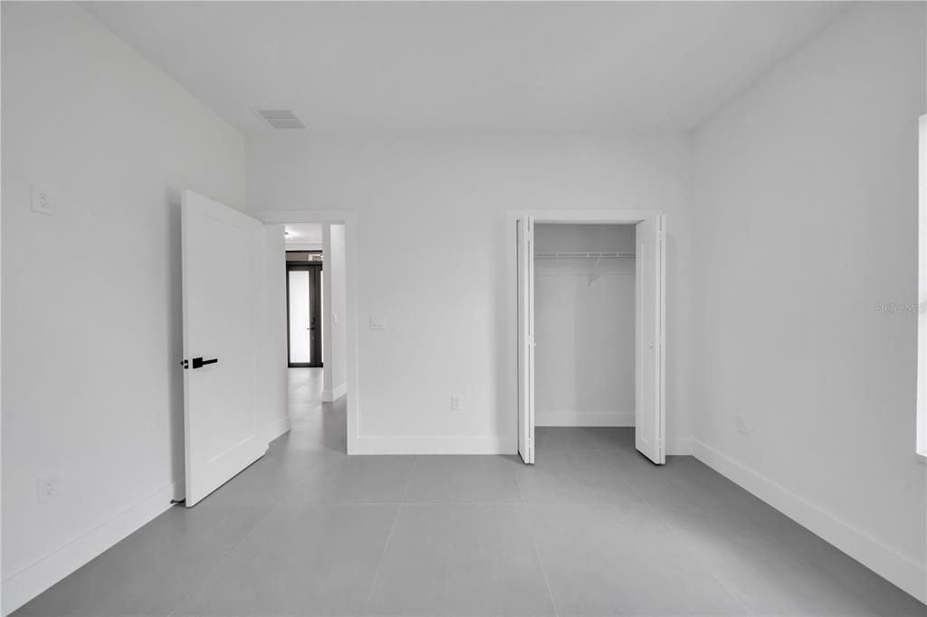 En Venta: $469,900 (4 camas, 3 baños, 2401 Pies cuadrados)