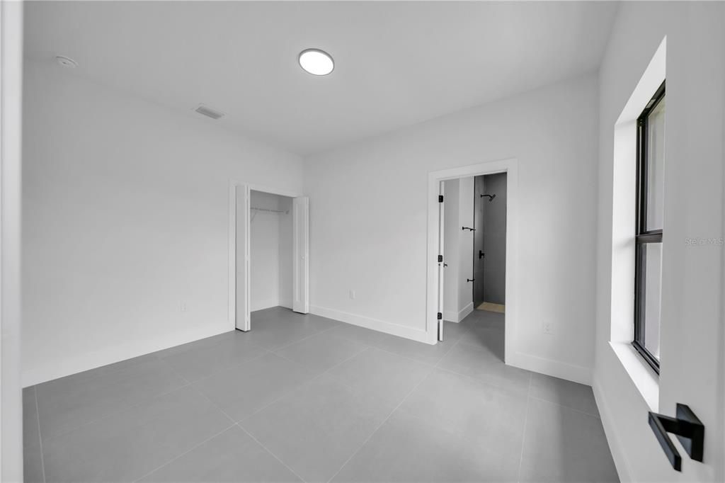 En Venta: $469,900 (4 camas, 3 baños, 2401 Pies cuadrados)