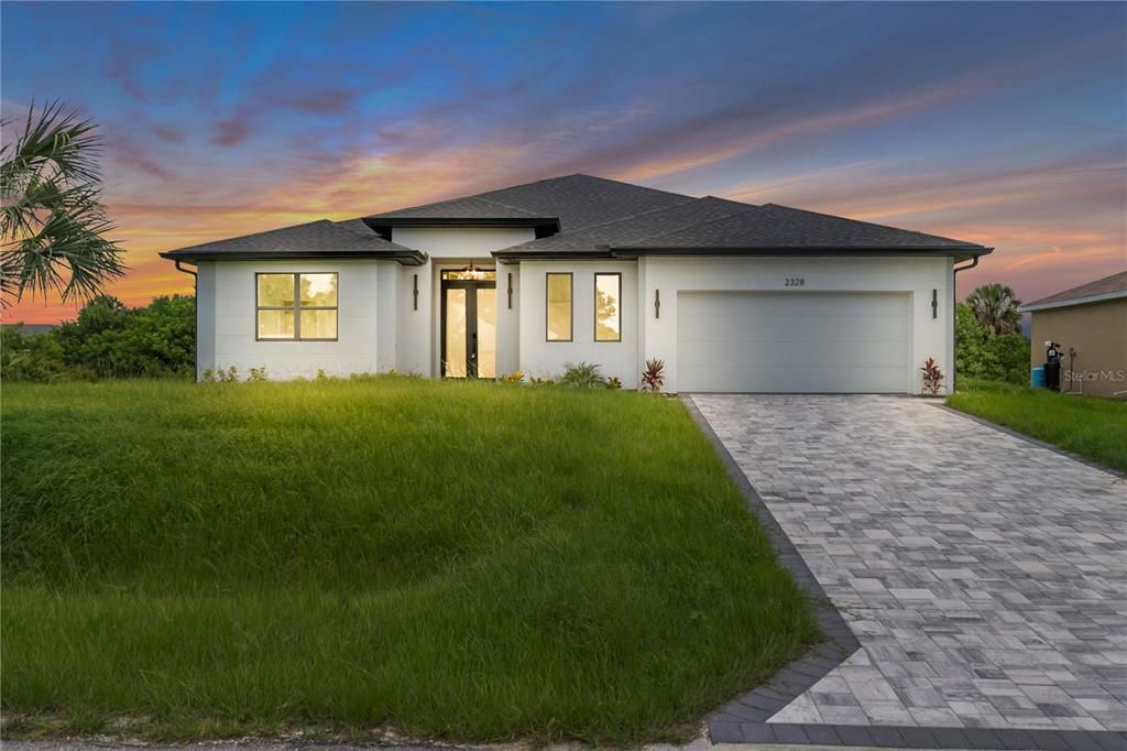 En Venta: $469,900 (4 camas, 3 baños, 2401 Pies cuadrados)