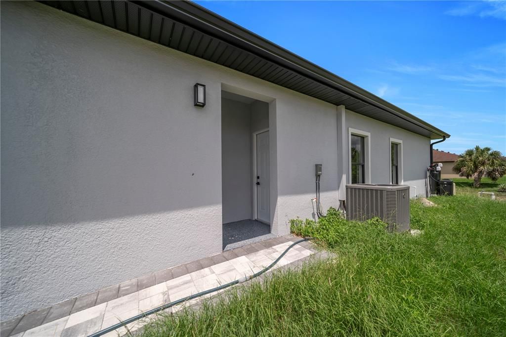 En Venta: $469,900 (4 camas, 3 baños, 2401 Pies cuadrados)