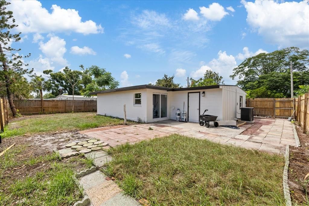 На продажу: $425,000 (4 спален, 2 ванн, 1452 Квадратных фут)