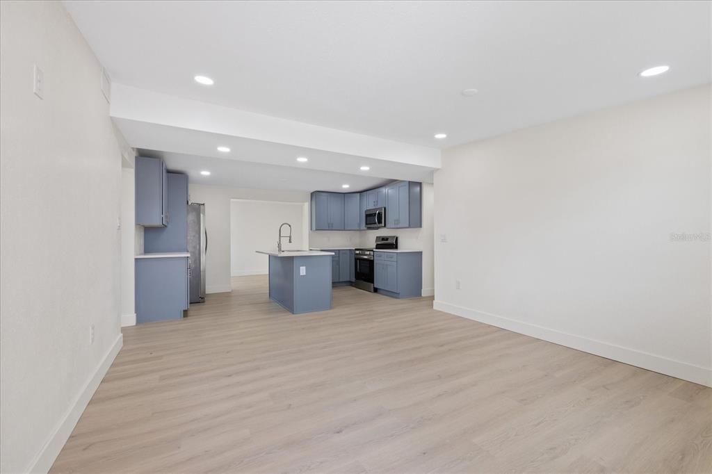 На продажу: $425,000 (4 спален, 2 ванн, 1452 Квадратных фут)