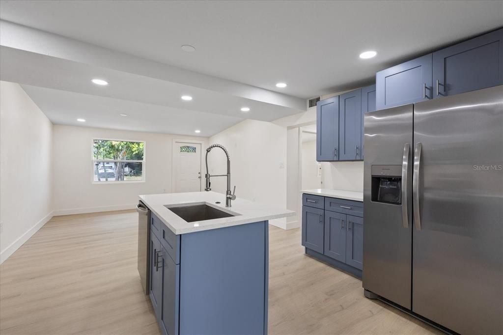 На продажу: $425,000 (4 спален, 2 ванн, 1452 Квадратных фут)
