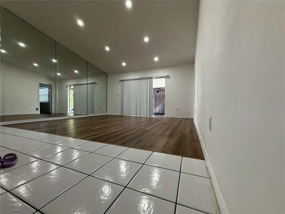 На продажу: $409,000 (3 спален, 2 ванн, 1304 Квадратных фут)