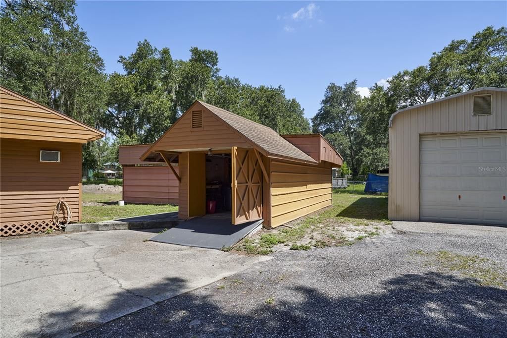 Под контрактом: $389,900 (2 спален, 1 ванн, 1752 Квадратных фут)