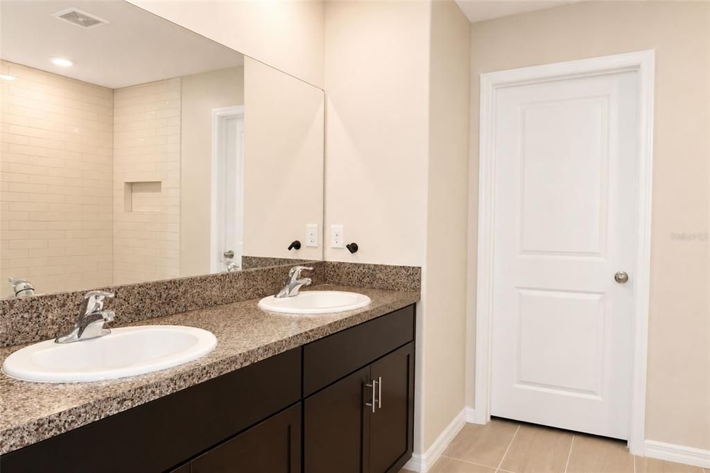 For Sale: $349,500 (4 beds, 2 baths, 2635 Square Feet)