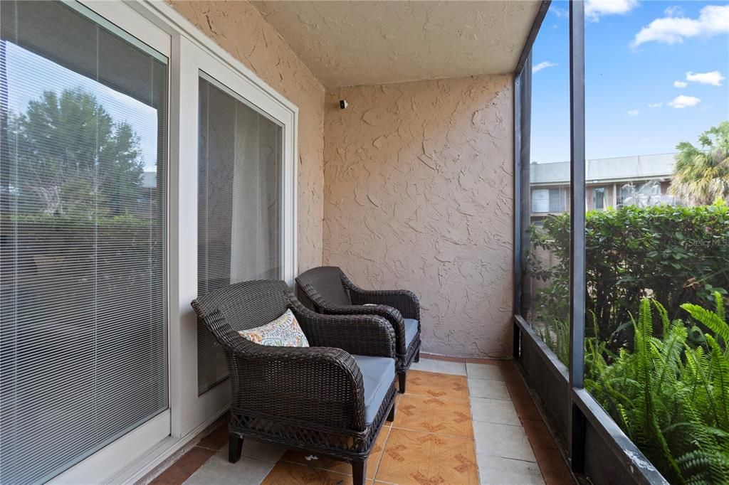 For Rent: $1,400 (1 beds, 1 baths, 781 Square Feet)