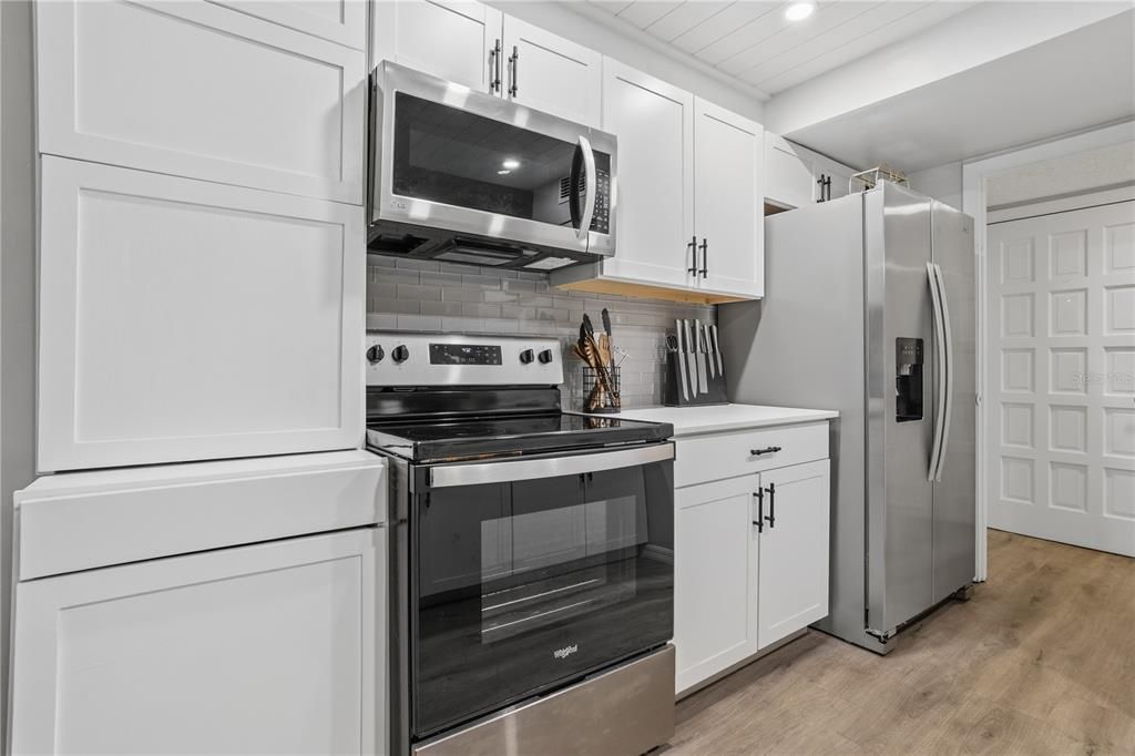 For Rent: $1,400 (1 beds, 1 baths, 781 Square Feet)