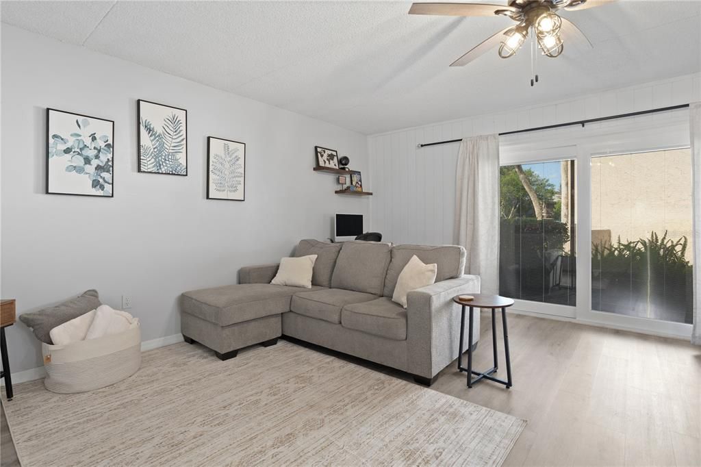 For Rent: $1,400 (1 beds, 1 baths, 781 Square Feet)
