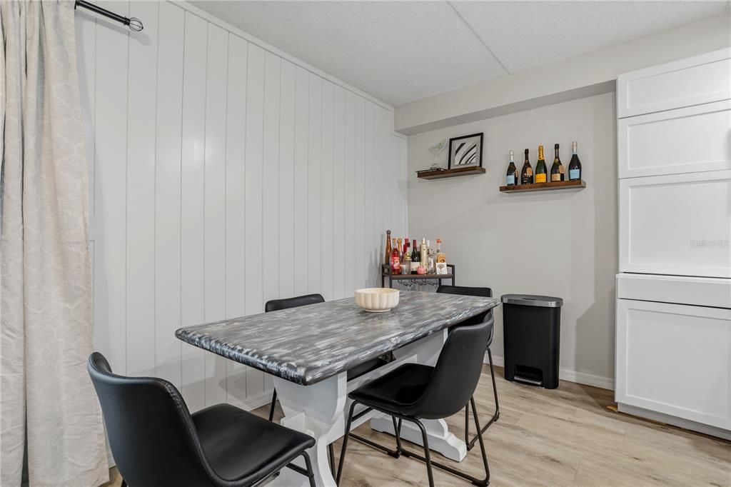 For Rent: $1,400 (1 beds, 1 baths, 781 Square Feet)