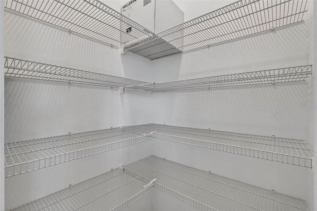 En Renta: $3,000 (4 camas, 3 baños, 2408 Pies cuadrados)