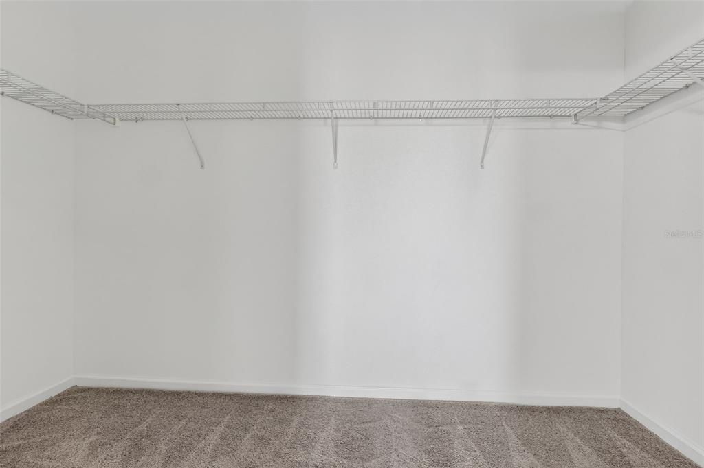 En Renta: $3,000 (4 camas, 3 baños, 2408 Pies cuadrados)