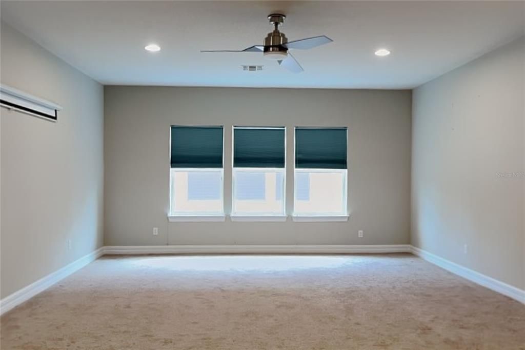 For Rent: $4,999 (3 beds, 2 baths, 2744 Square Feet)