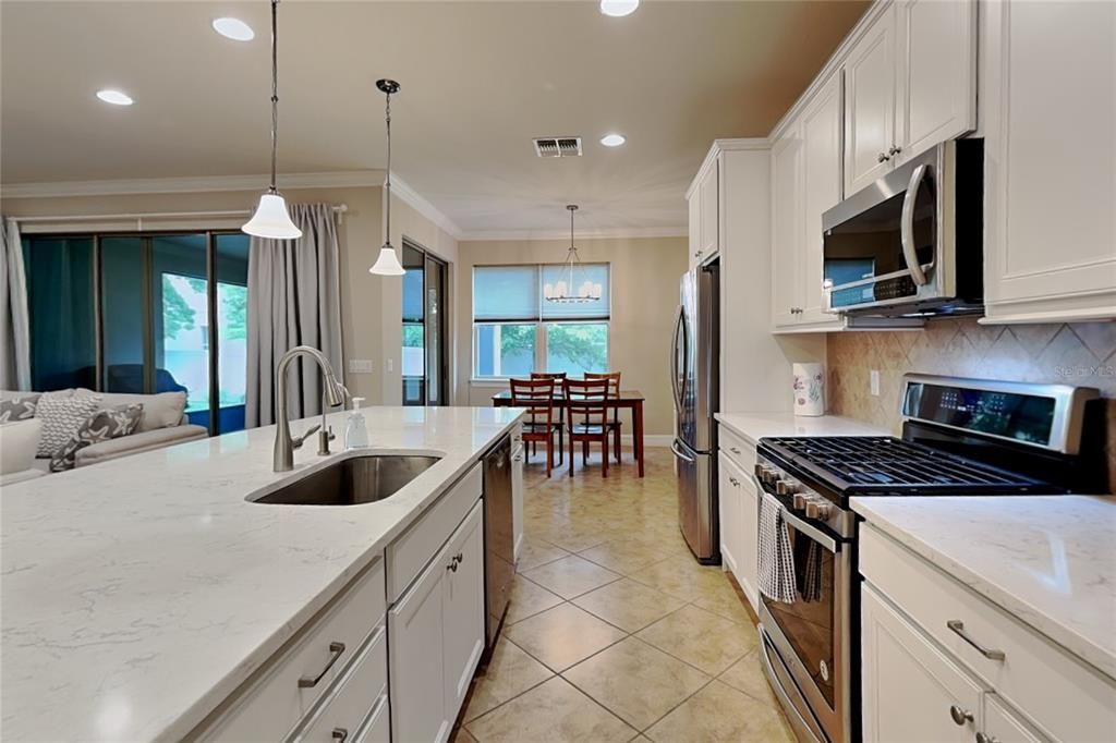 For Rent: $4,999 (3 beds, 2 baths, 2744 Square Feet)