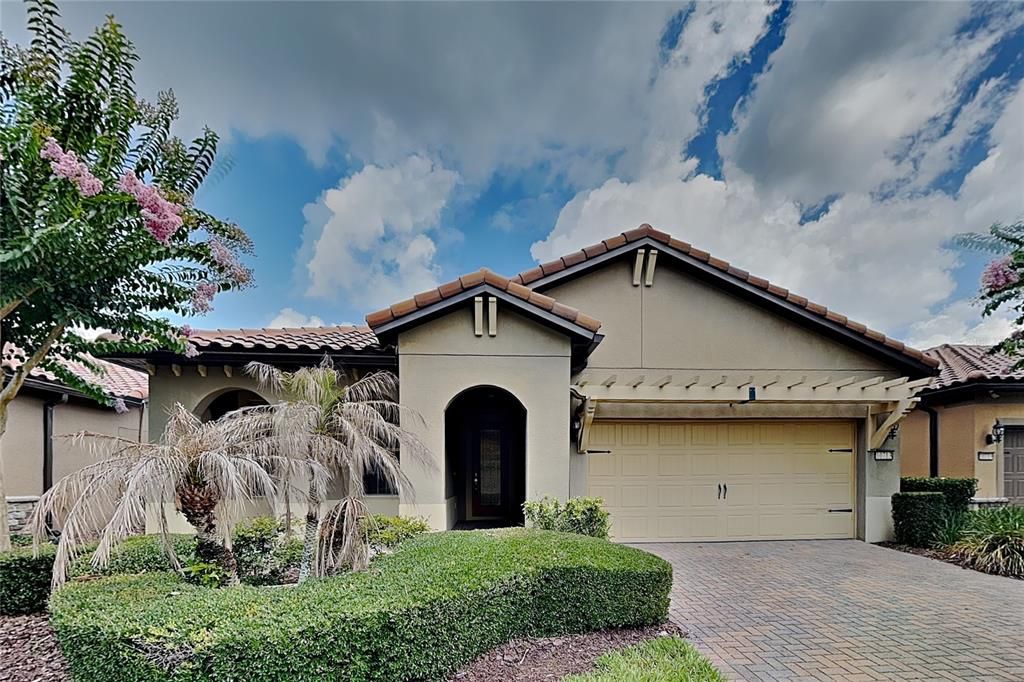 For Rent: $4,999 (3 beds, 2 baths, 2744 Square Feet)