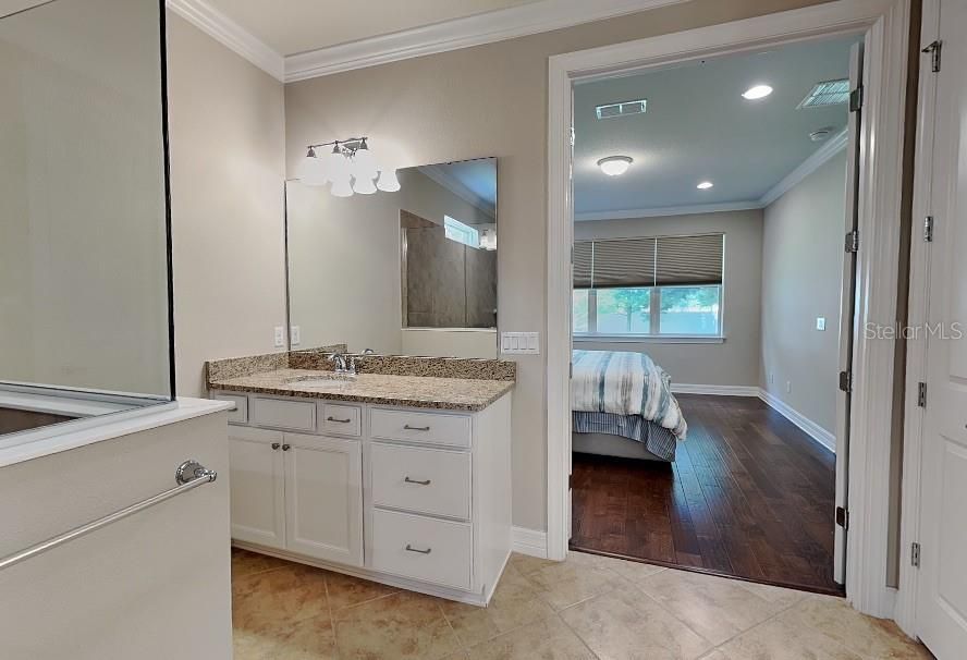 For Rent: $4,999 (3 beds, 2 baths, 2744 Square Feet)