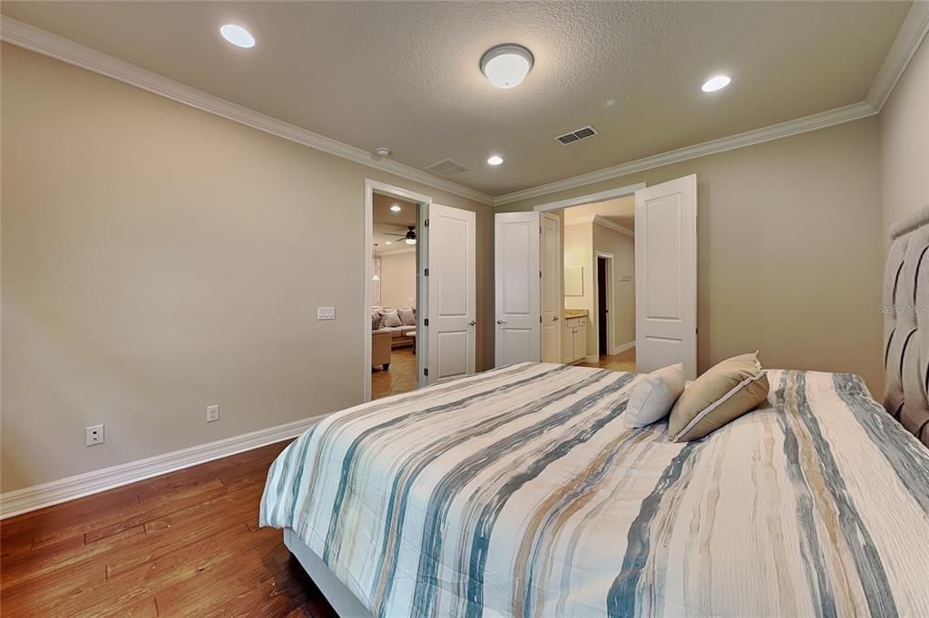 For Rent: $4,999 (3 beds, 2 baths, 2744 Square Feet)