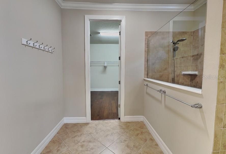 For Rent: $4,999 (3 beds, 2 baths, 2744 Square Feet)