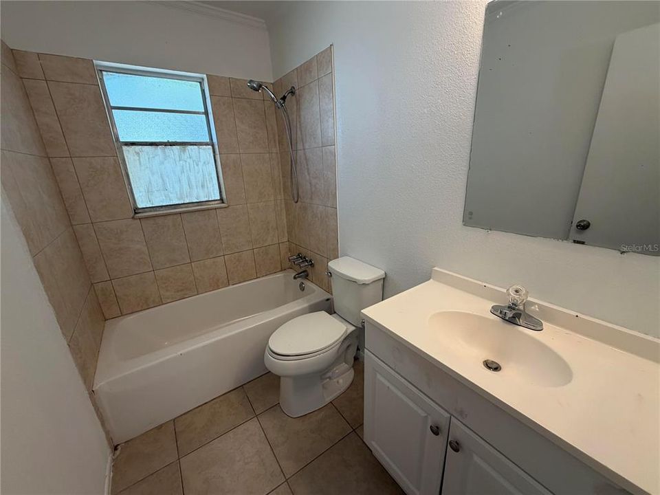 For Rent: $1,250 (2 beds, 1 baths, 800 Square Feet)