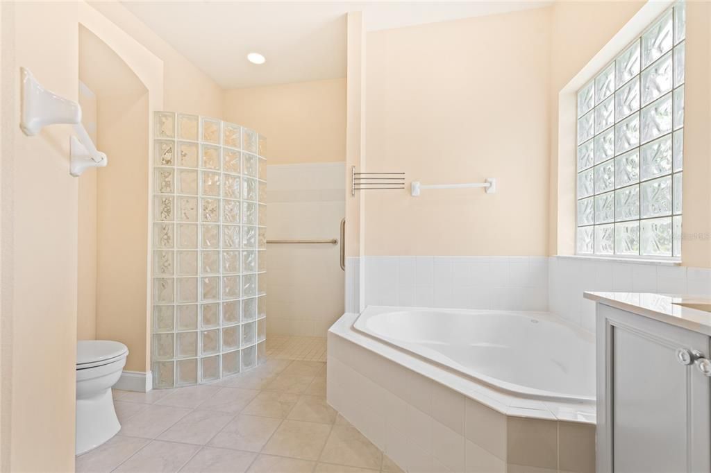 На продажу: $489,900 (3 спален, 2 ванн, 2102 Квадратных фут)