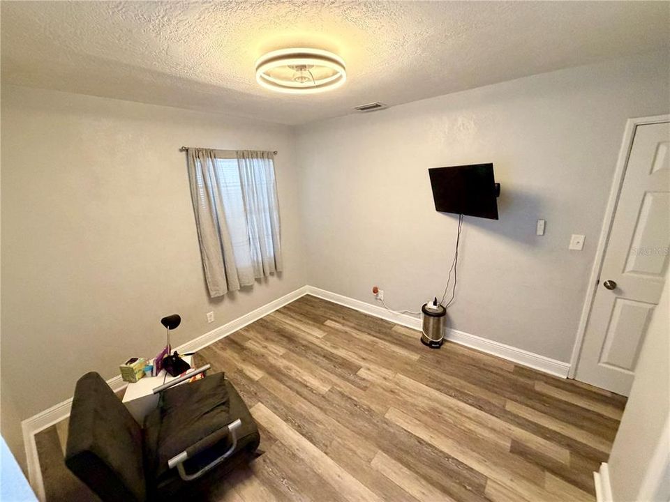 For Sale: $270,000 (3 beds, 2 baths, 1357 Square Feet)