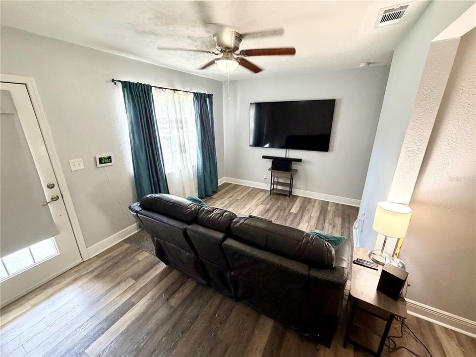 For Sale: $270,000 (3 beds, 2 baths, 1357 Square Feet)