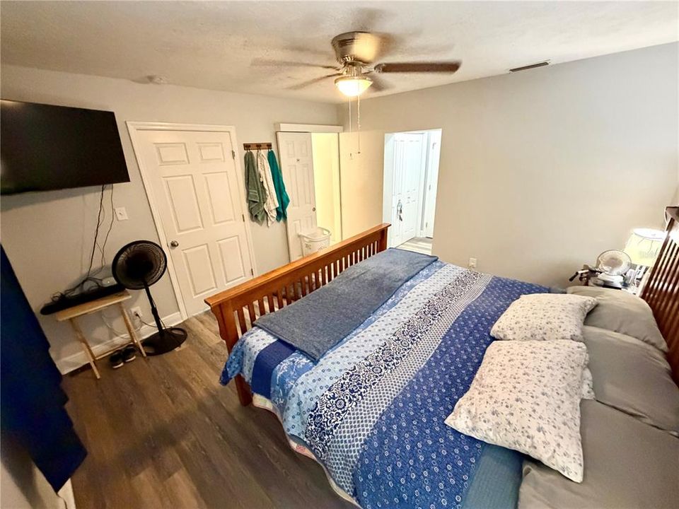 For Sale: $270,000 (3 beds, 2 baths, 1357 Square Feet)