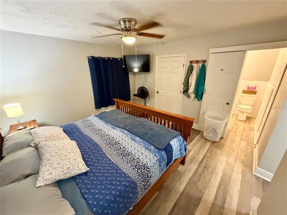 For Sale: $270,000 (3 beds, 2 baths, 1357 Square Feet)