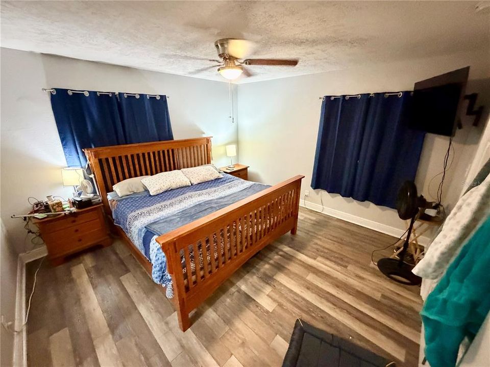 For Sale: $270,000 (3 beds, 2 baths, 1357 Square Feet)