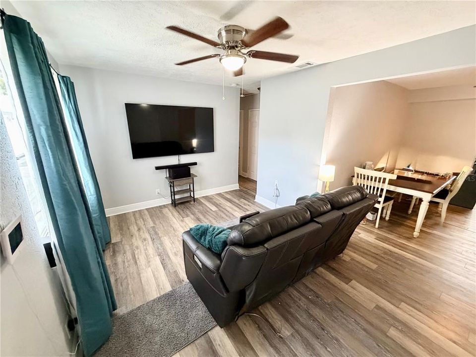 For Sale: $270,000 (3 beds, 2 baths, 1357 Square Feet)