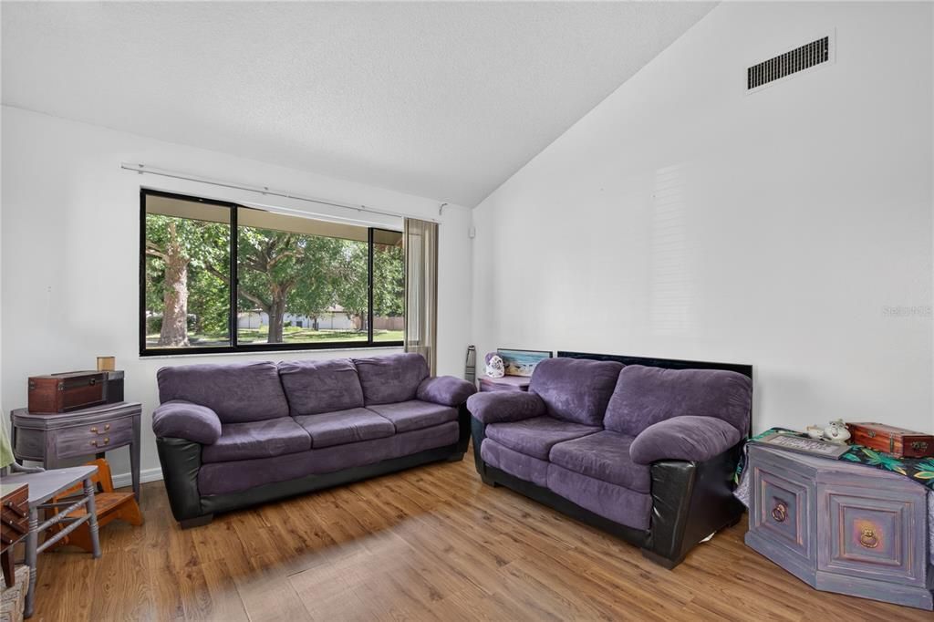 Active With Contract: $299,000 (3 beds, 2 baths, 1495 Square Feet)