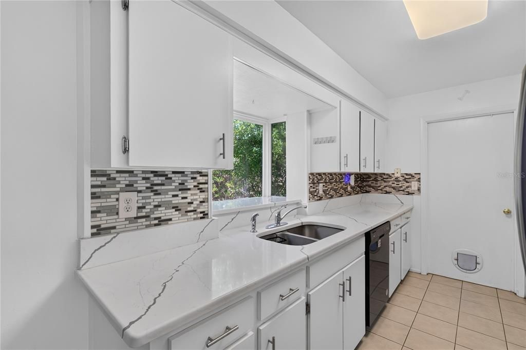 Active With Contract: $299,000 (3 beds, 2 baths, 1495 Square Feet)