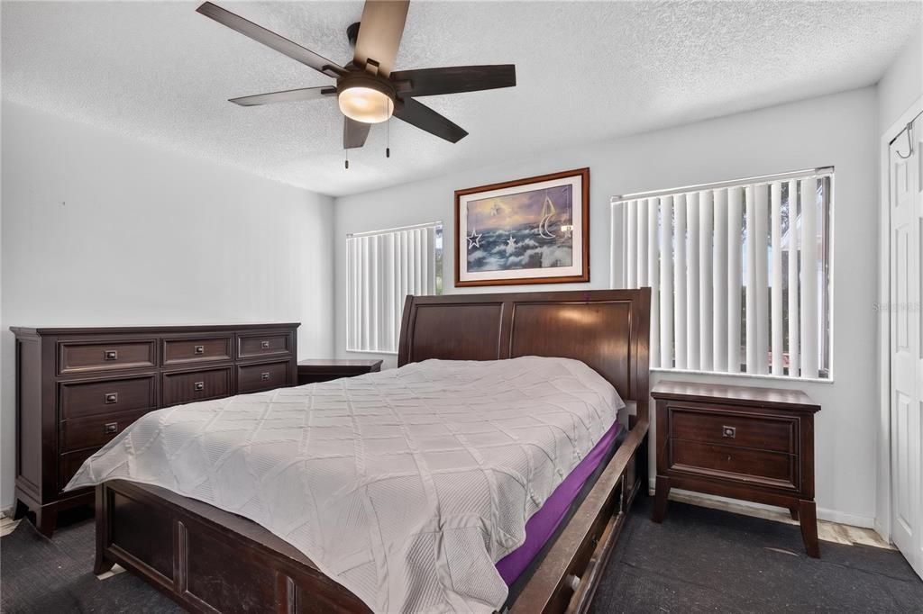 Active With Contract: $299,000 (3 beds, 2 baths, 1495 Square Feet)