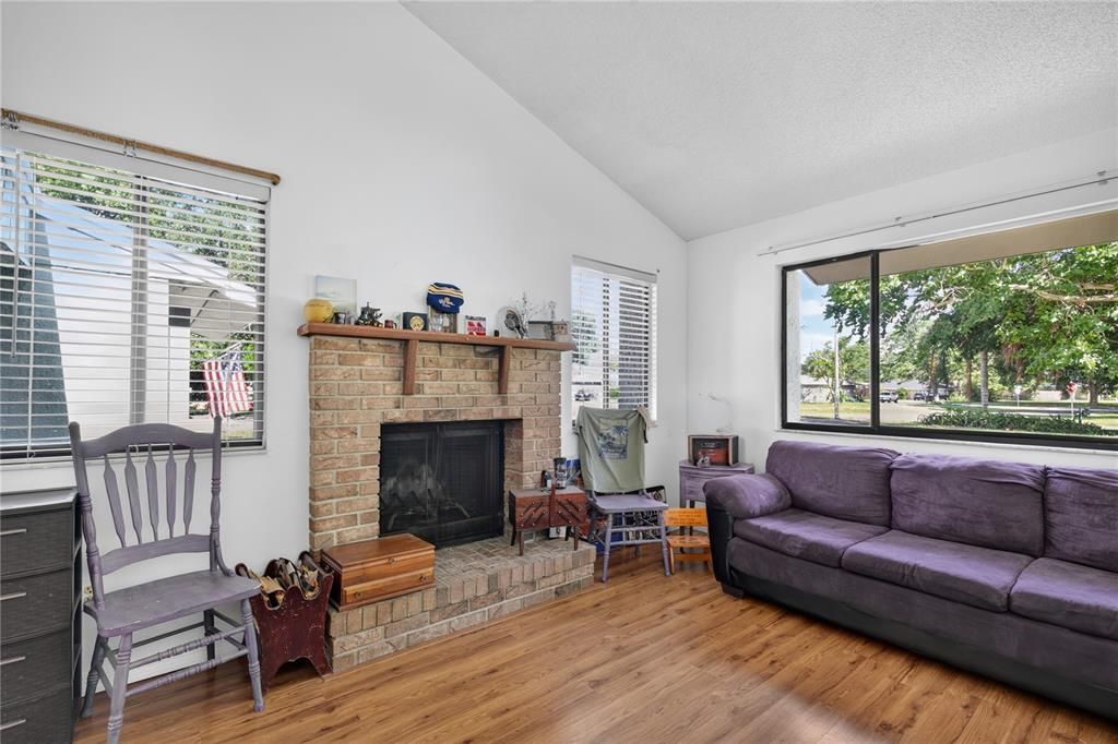 Active With Contract: $299,000 (3 beds, 2 baths, 1495 Square Feet)