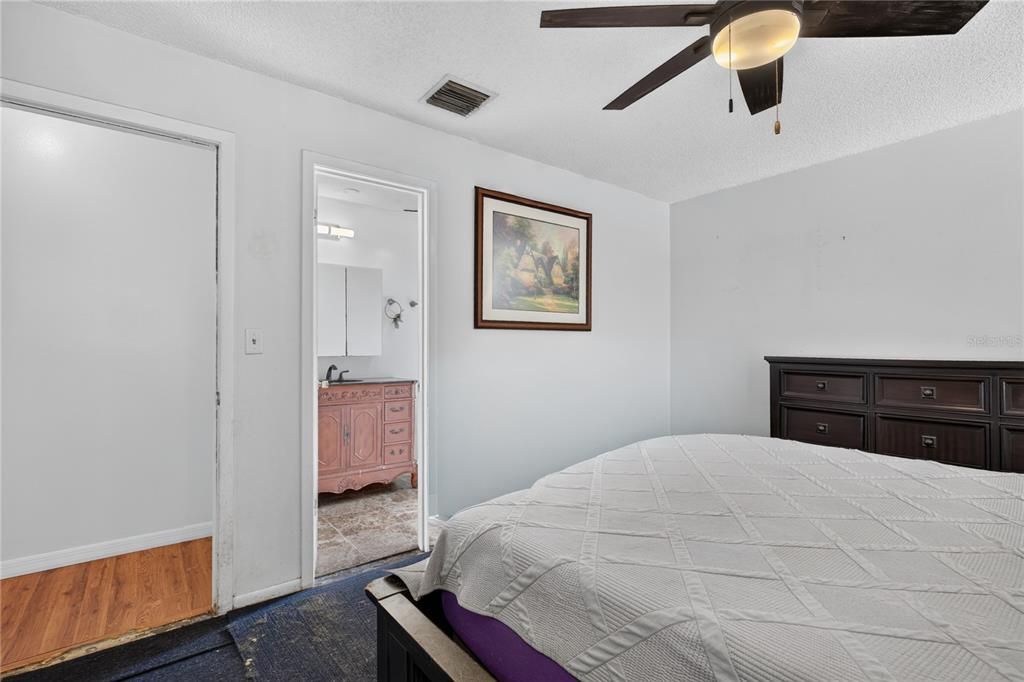 Active With Contract: $299,000 (3 beds, 2 baths, 1495 Square Feet)