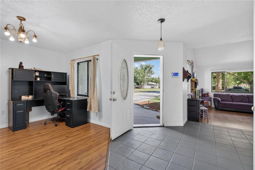 Active With Contract: $299,000 (3 beds, 2 baths, 1495 Square Feet)