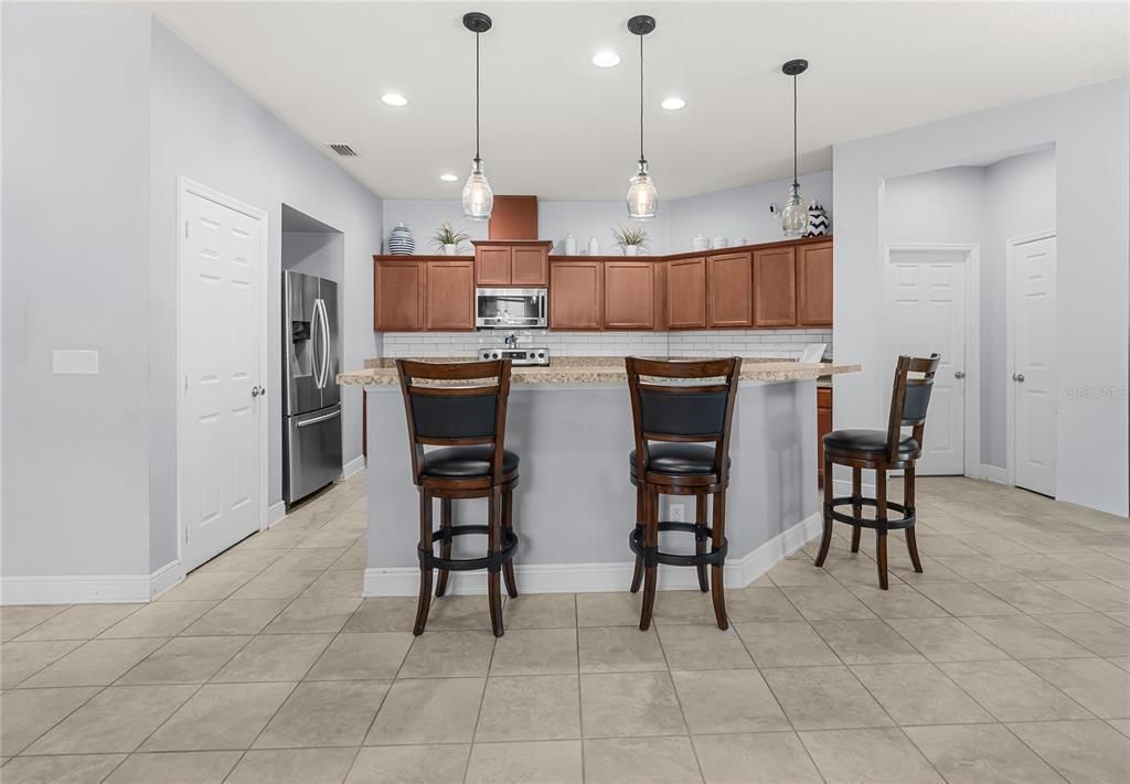 For Sale: $385,000 (4 beds, 2 baths, 1972 Square Feet)