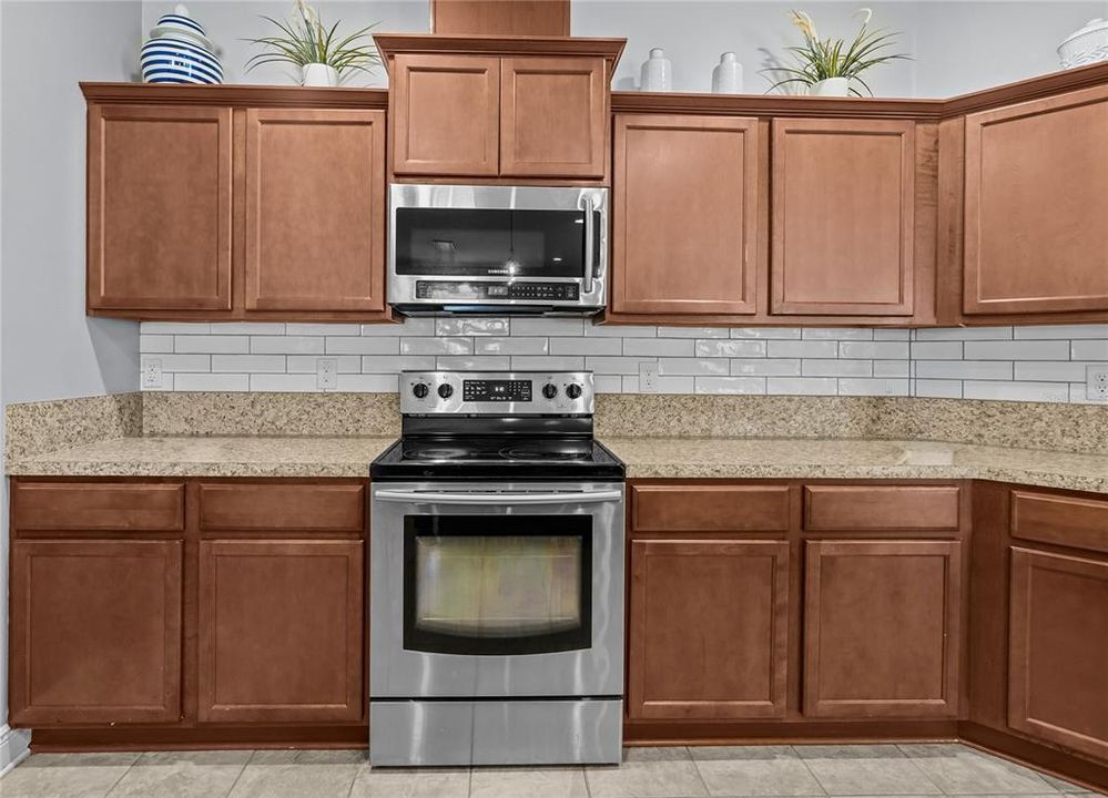 For Sale: $385,000 (4 beds, 2 baths, 1972 Square Feet)
